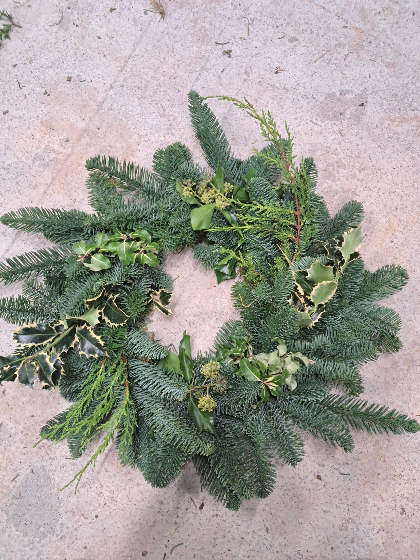 Undecorated Wreath (16")